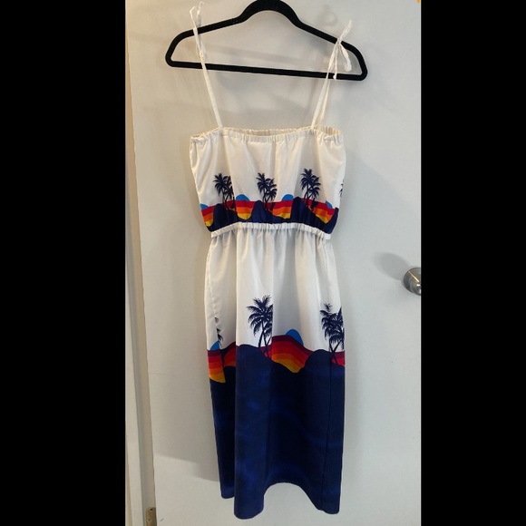 Cute summer dress - Picture 2 of 3